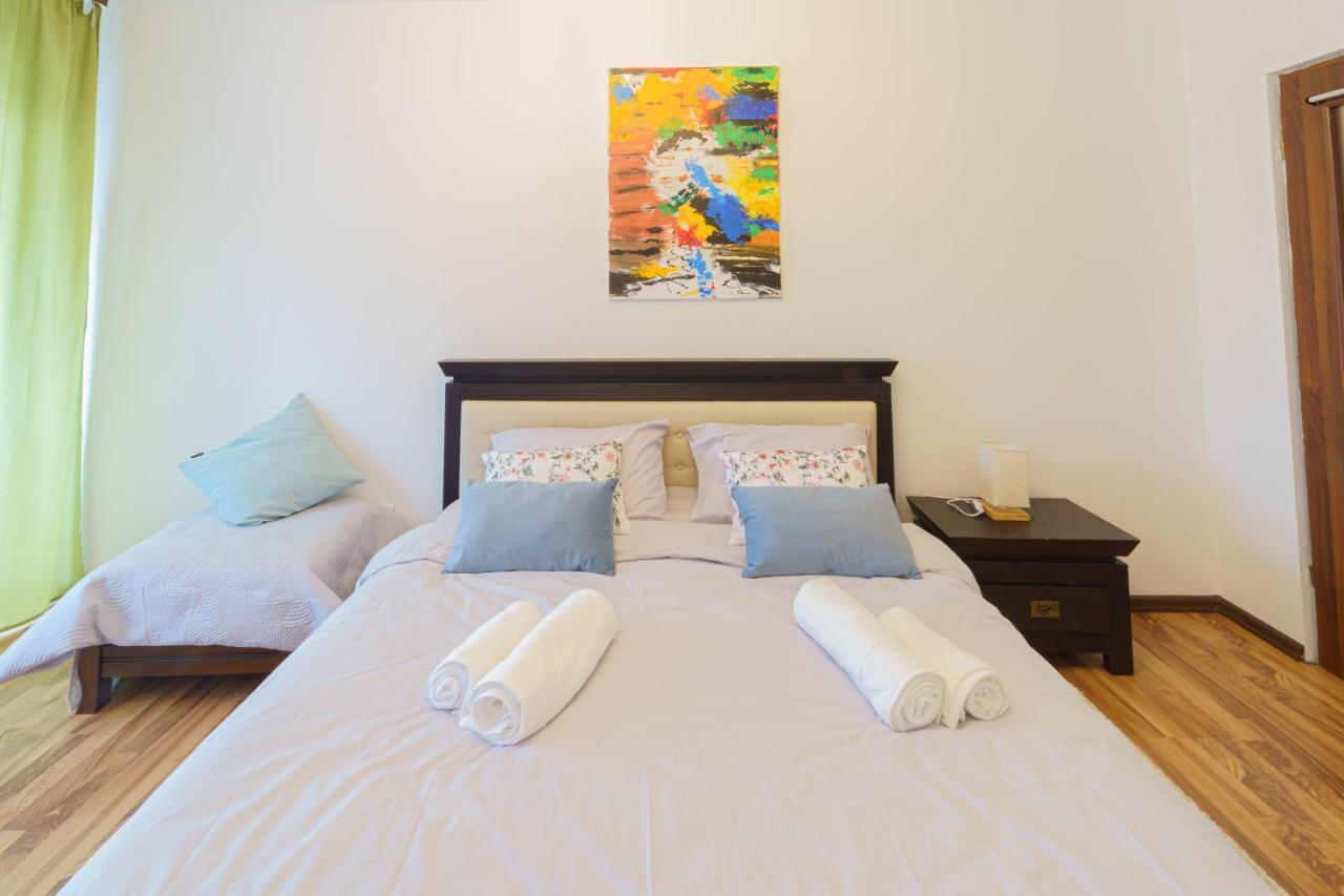 5* Mansion In City Center Cluj-Napoca Esterno foto