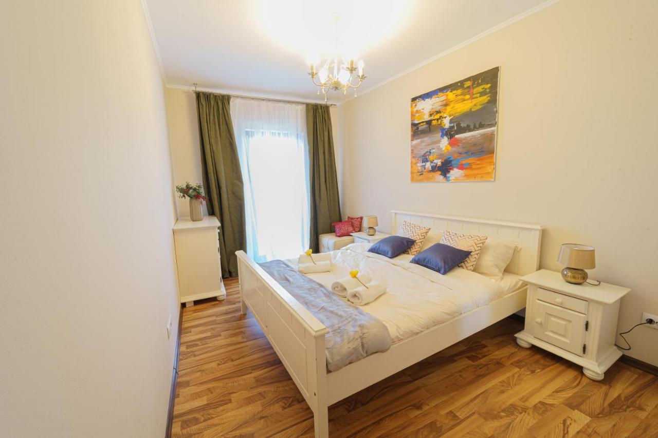 5* Mansion In City Center Cluj-Napoca Esterno foto