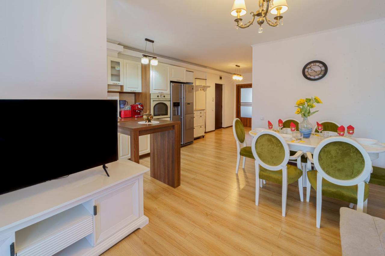5* Mansion In City Center Cluj-Napoca Esterno foto