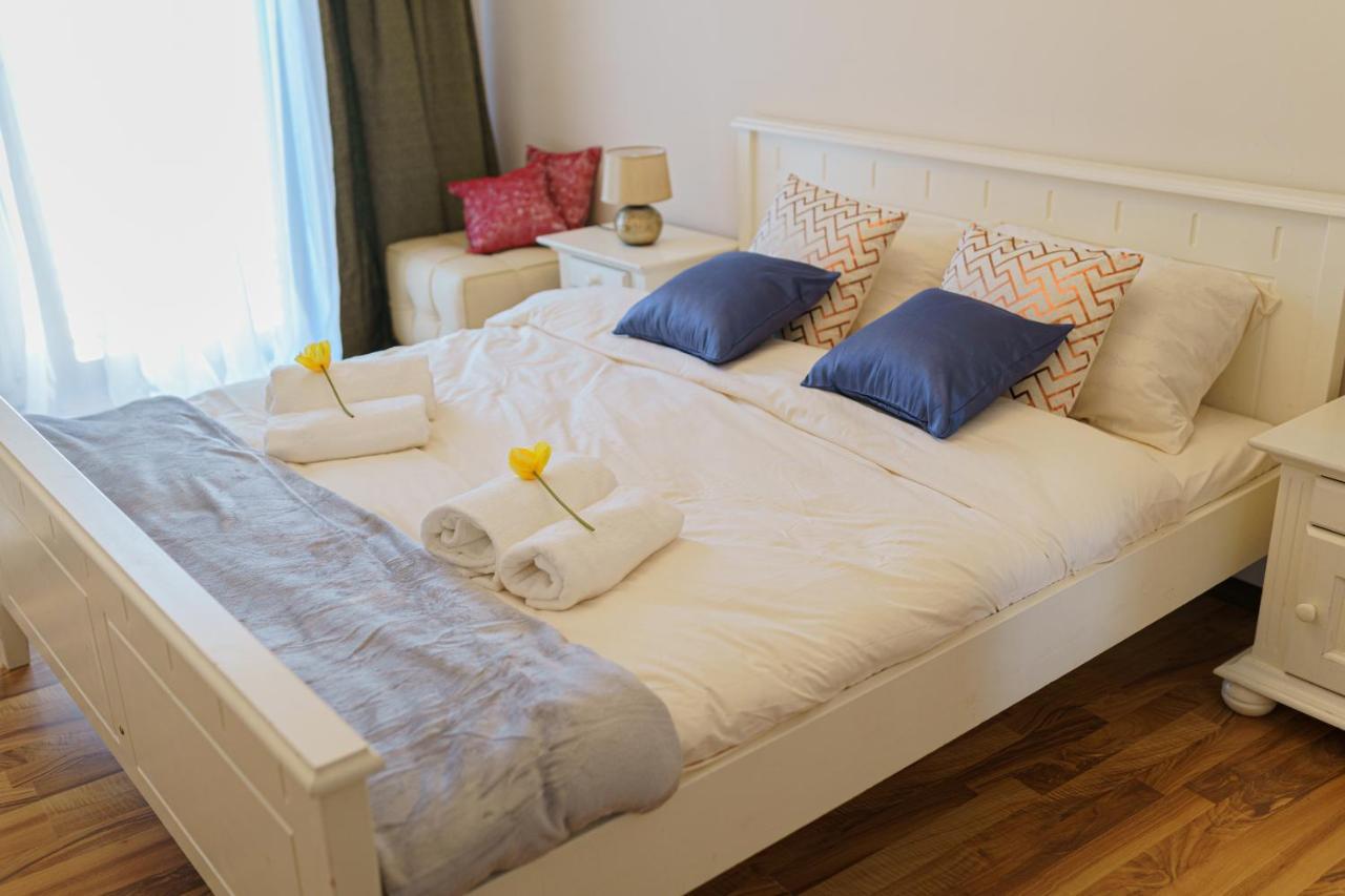 5* Mansion In City Center Cluj-Napoca Esterno foto