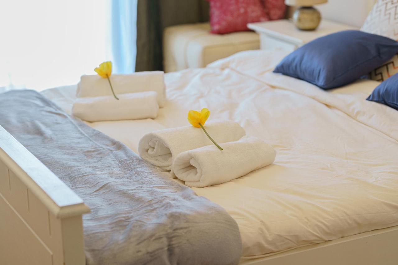 5* Mansion In City Center Cluj-Napoca Esterno foto