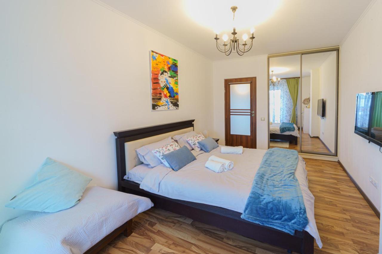 5* Mansion In City Center Cluj-Napoca Esterno foto